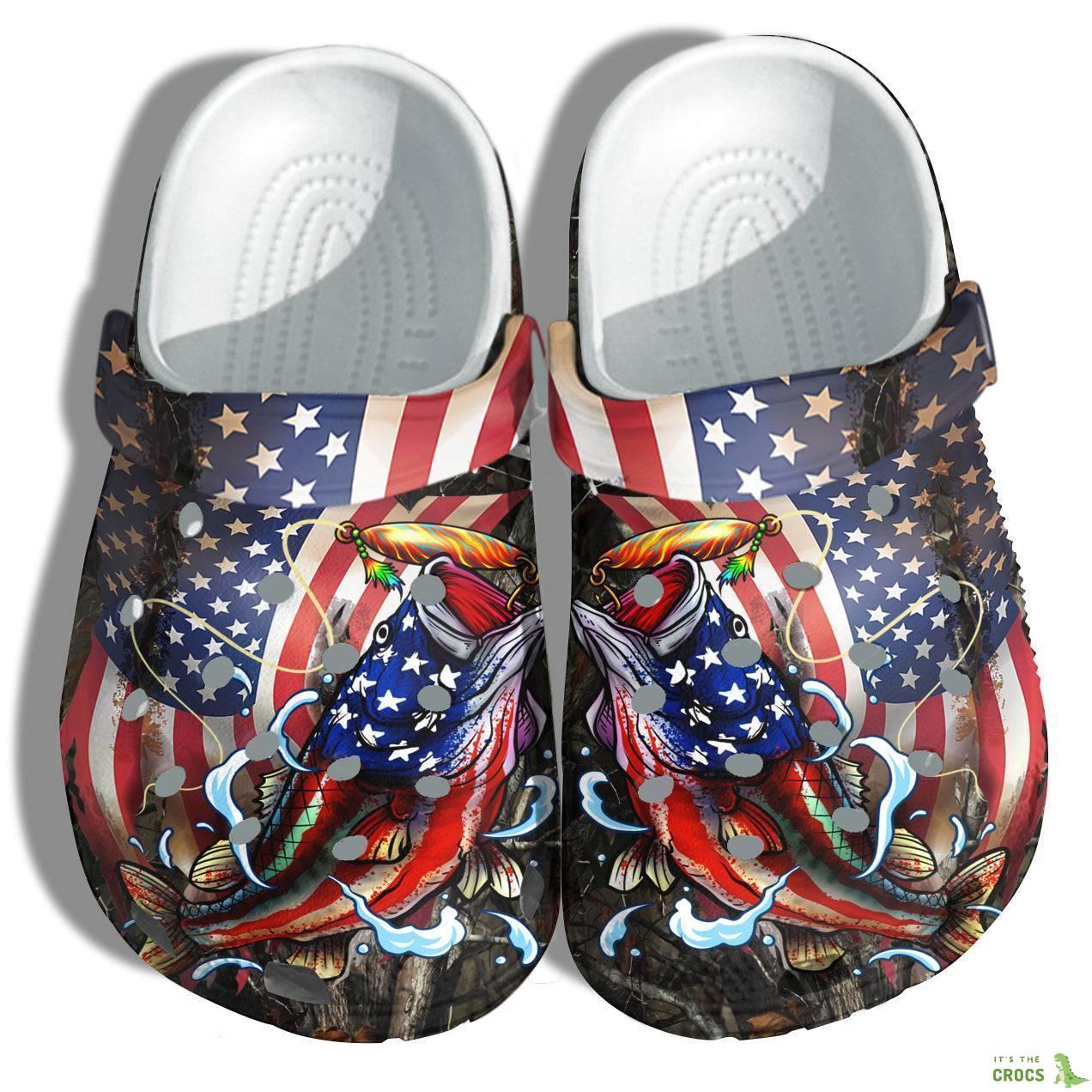 Hook Fishing 4Th Of July Crocs Clog Shoes Gift Men Father Day – Nature Fish America Flag Nationdal Day Crocs Clog Shoes Birthday Gift Daddy