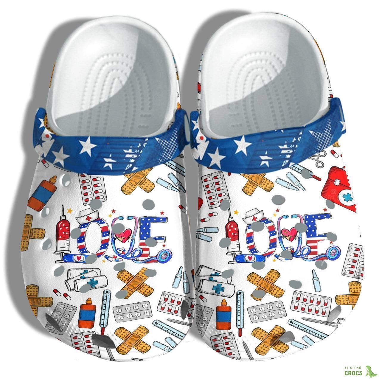 Nurse Love 4Th Of July Crocs Clog Shoes Gift Women – Nurses Life Happy Party America Flag Crocs Clog Shoes Birthday Gift Mommy
